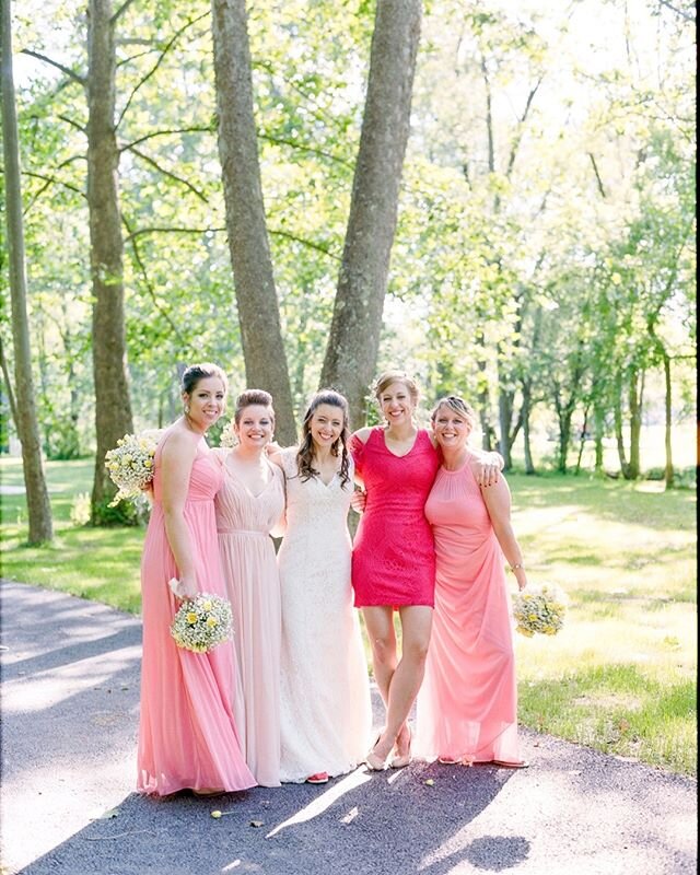 Katie and her girls Kodak Portra through my Contax 645 #outdoorphotoshoot #weddingphotographer #wedding #marriage #love #bride #bridesmaids #squadgoals  #nature #summer  #contax645 #film #mediumformat #120film #kodak #kodakportra400 #colorfilm 